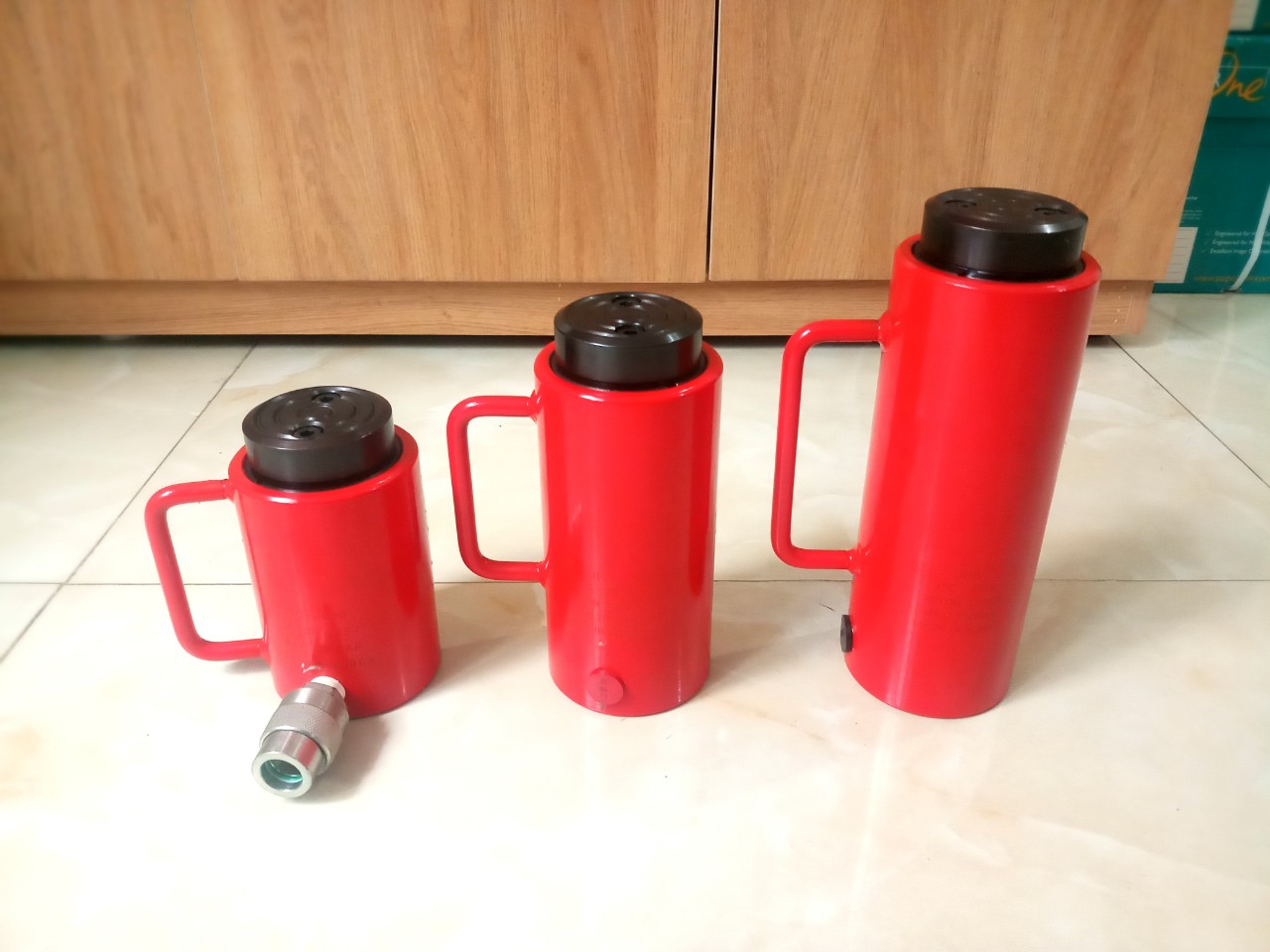 Kích thủy lực 100 tấn 50 mm